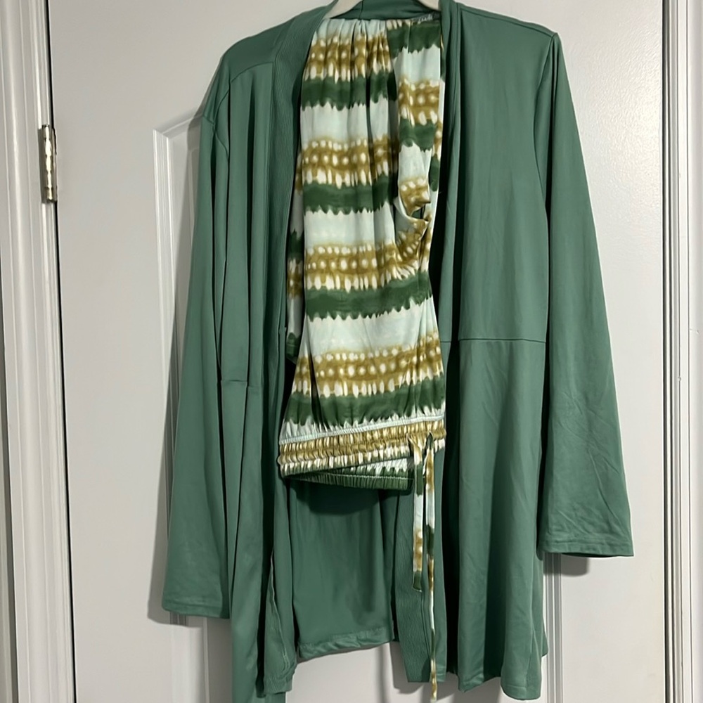 MukLuks original! 3 piece loungewear set.